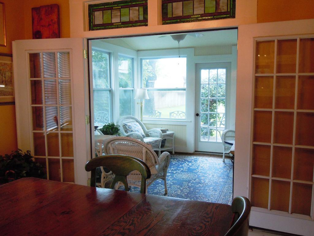 Bed and breakfast Carriage House Fredericksburg Extérieur photo