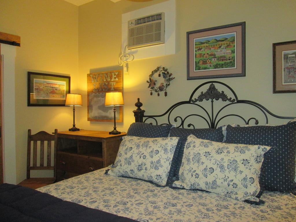 Bed and breakfast Carriage House Fredericksburg Extérieur photo